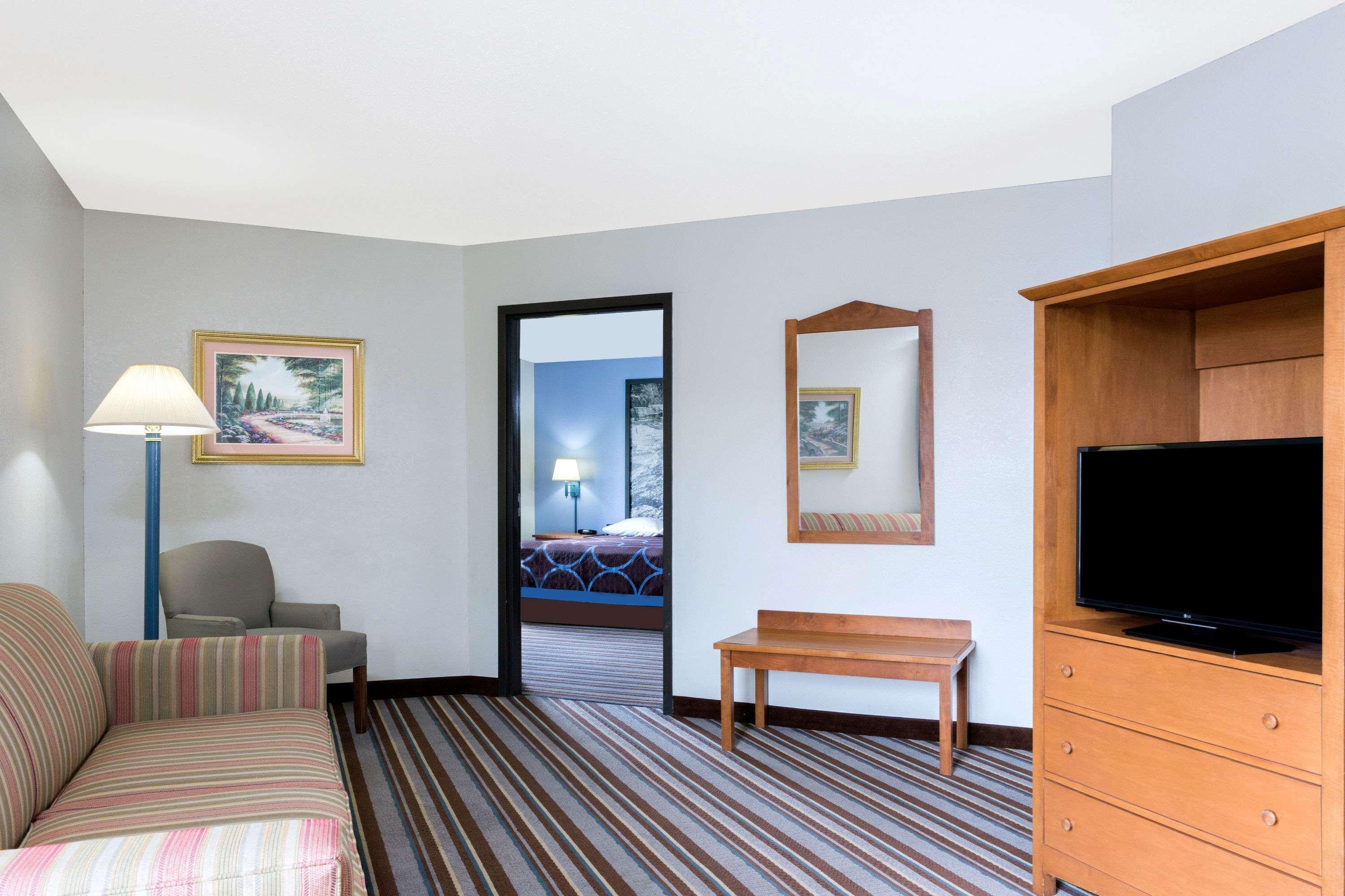 Super 8 By Wyndham Wisconsin Dells Hotell Eksteriør bilde